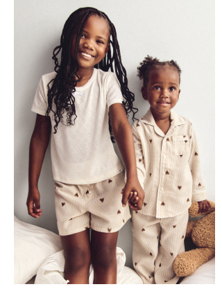 Display images to show real-time content