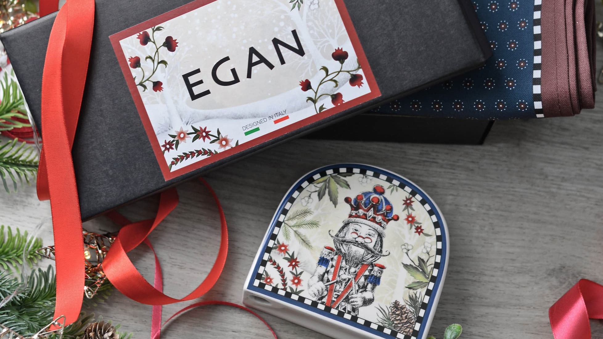 an image of a picture frame with a picture of a rabbit on it