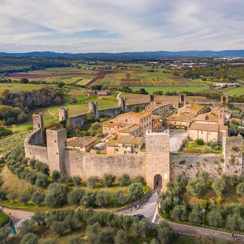 Activity image: Firenze: Monteriggioni e Val d'Orcia Degustazione di vini opzionale