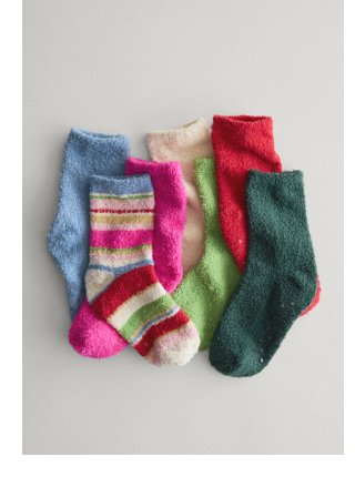 Display images to show real-time content