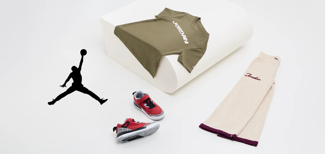 Maglietta verde oliva con testo 