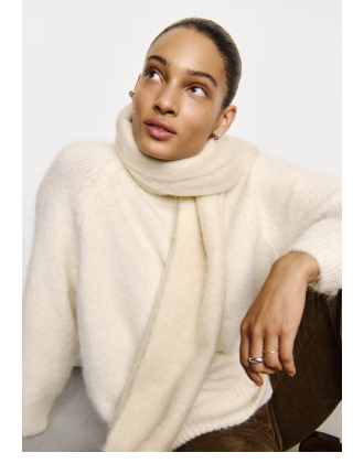 Display images to show real-time content