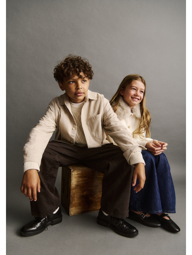 Display images to show real-time content