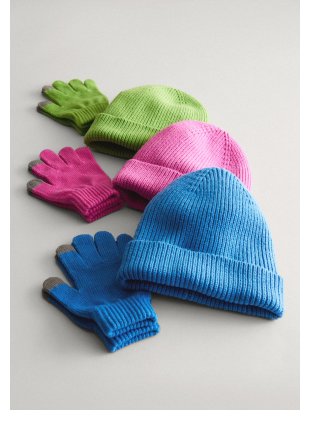 Display images to show real-time content