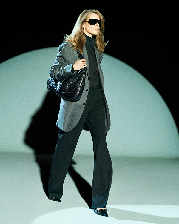 Capo di abbigliamento Scopri di più sul sito Web di Gucci 