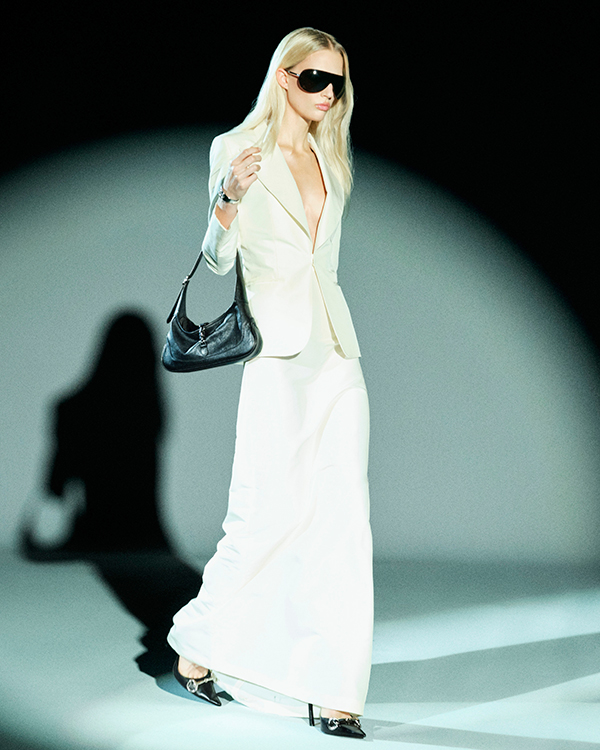 Capo di abbigliamento Scopri di più sul sito Web di Gucci 