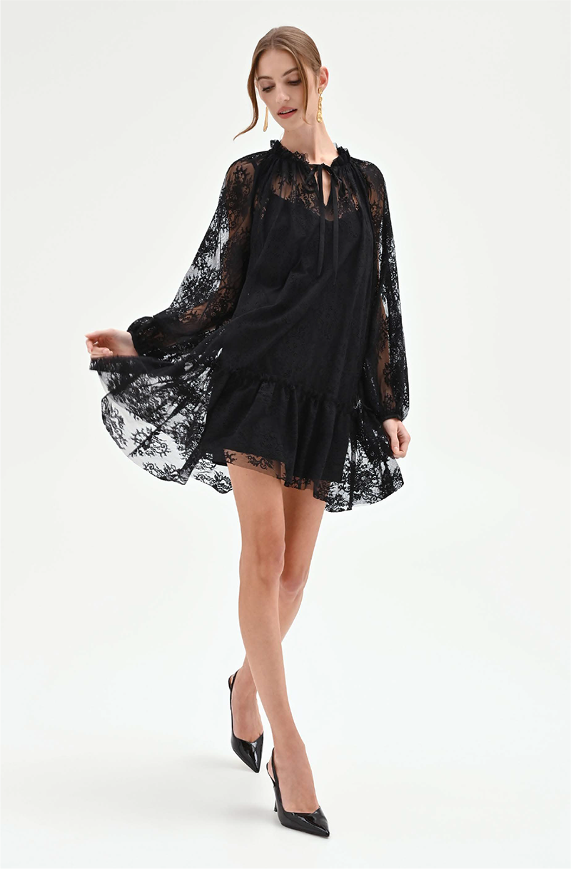 ABITO CORTO NERO IN PIZZO FLOREALE