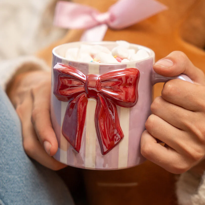 Striped mug with embossed bow - 320 ml