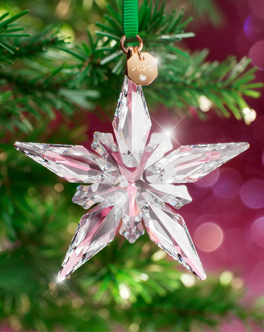 Decorazione in cristallo Swarovski appesa a un albero di Natale