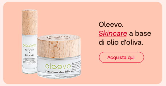 „Banner Oleovo con siero viso & décolleté e crema contorno occhi e labbra all’olio d’oliva. Testo: ‘Oleovo. Skincare a base di olio d'oliva.’ Pulsante rosso: Acquista qui. Sfondo rosa salmone.“