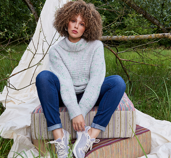 Maglione con effetto Spaceyarn, collo dolcevita e maniche lunghe