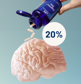 alt="Illustrazione delle capsule Life Extension Cognitex Elite che vengono versate in un modello 3D di un cervello, simbolo di una cognizione rafforzata, insieme a un badge con uno sconto del 20%.»