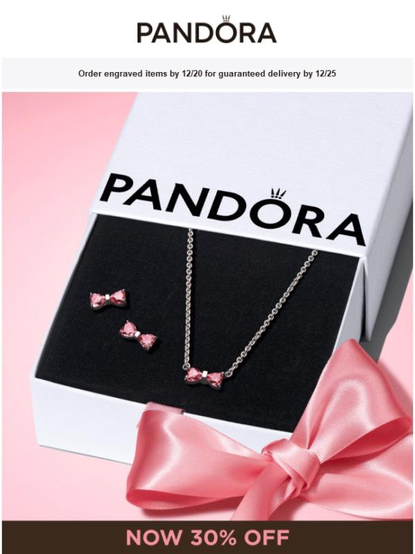 30% off gift sets, wrapped and ready for under the tree 🎁