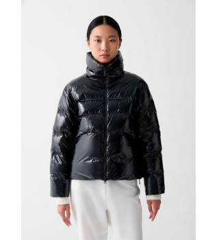 piumino-lucido-con-collo-alto-nero