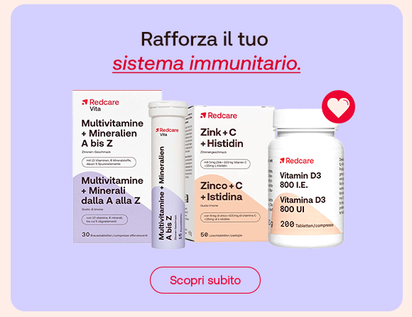 &bdquo;Banner con prodotti Redcare Multivitamine + Minerali A&ndash;Z, Zinco + C + Istidina e Vitamina D3 800 I.U. Testo: &lsquo;Rafforza il tuo sistema immunitario.&rsquo; Icona cuore a destra. Pulsante rosso: Scopri subito. Sfondo lilla.&ldquo;