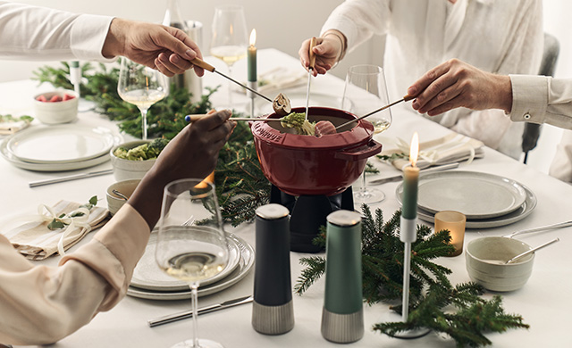 Immagine in cui si tagliano delle verdure