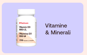 &bdquo;Flacone Redcare Vitamina D3 800 I.U. Testo: &lsquo;Vitamine & Minerali&rsquo;. Sfondo lilla.&ldquo;
