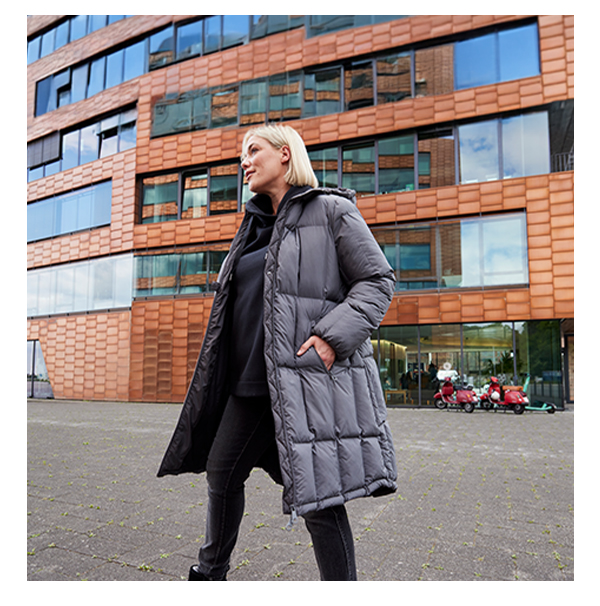 Cappotto HYPRAR con trapuntatura leggera e cappuccio