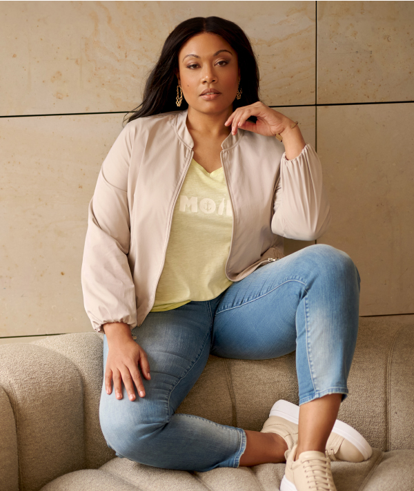 Blusotto con raso, orlo elastico e collo alto