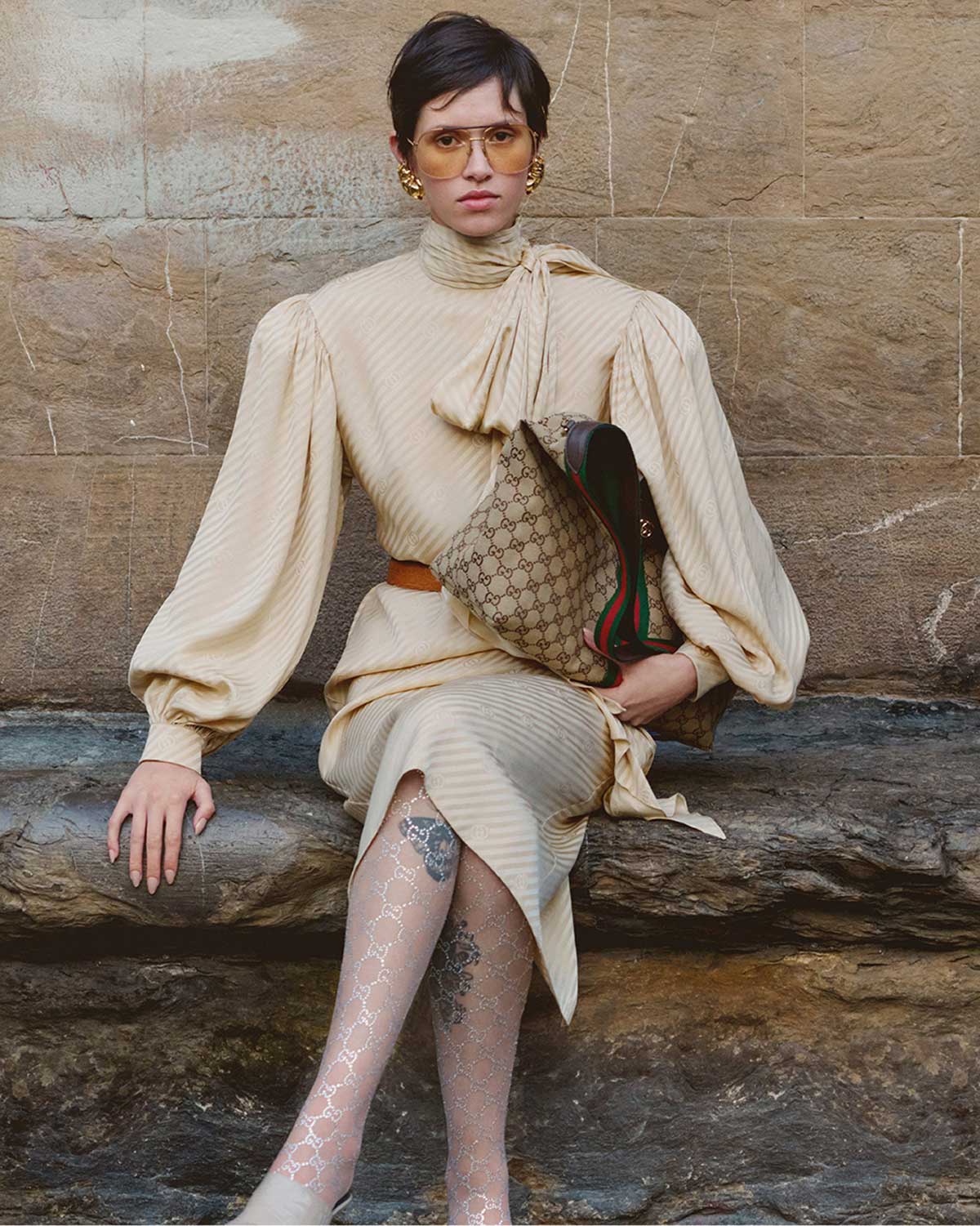 Capo di abbigliamento Scopri di più sul sito Web di Gucci 