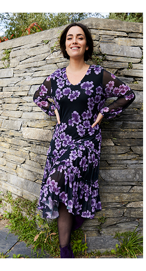 Abito midi a doppio strato con fiori, scollo a V e maniche lunghe