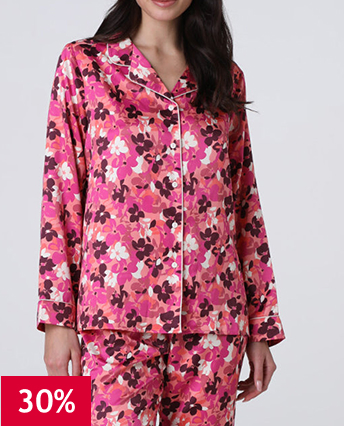 Pigiama lungo aperto in satin, mood floreale