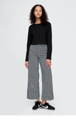 Display images to show real-time content