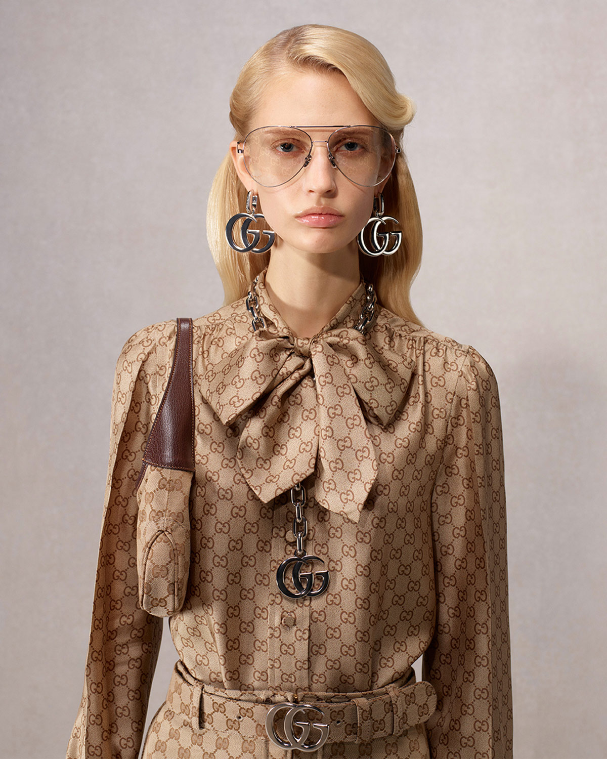 Capo di abbigliamento Scopri di più sul sito Web di Gucci 