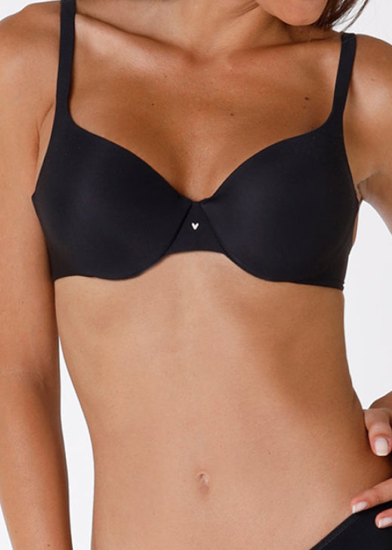 Focus reggiseno con ferretto Invisible Lift supreme nero in microfibra indossato. Scoprilo ora!