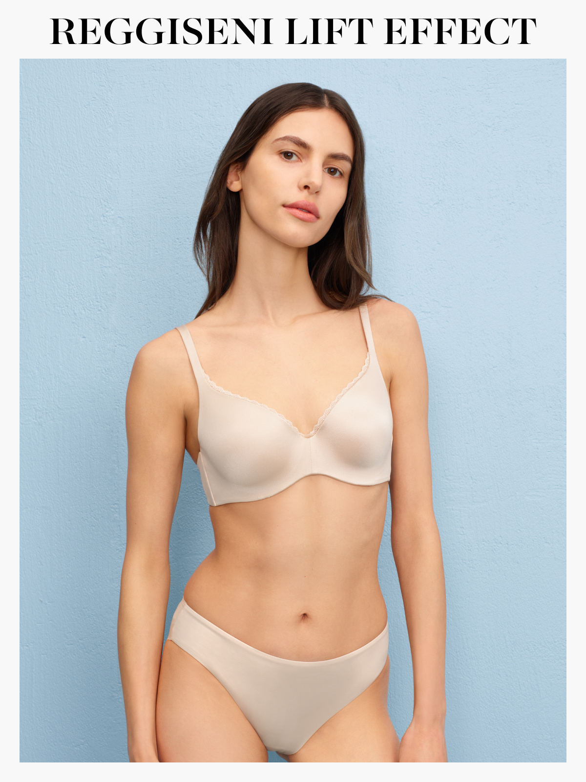 Modella indossa reggiseno color skin leggermente imbottito. Scopri di più!