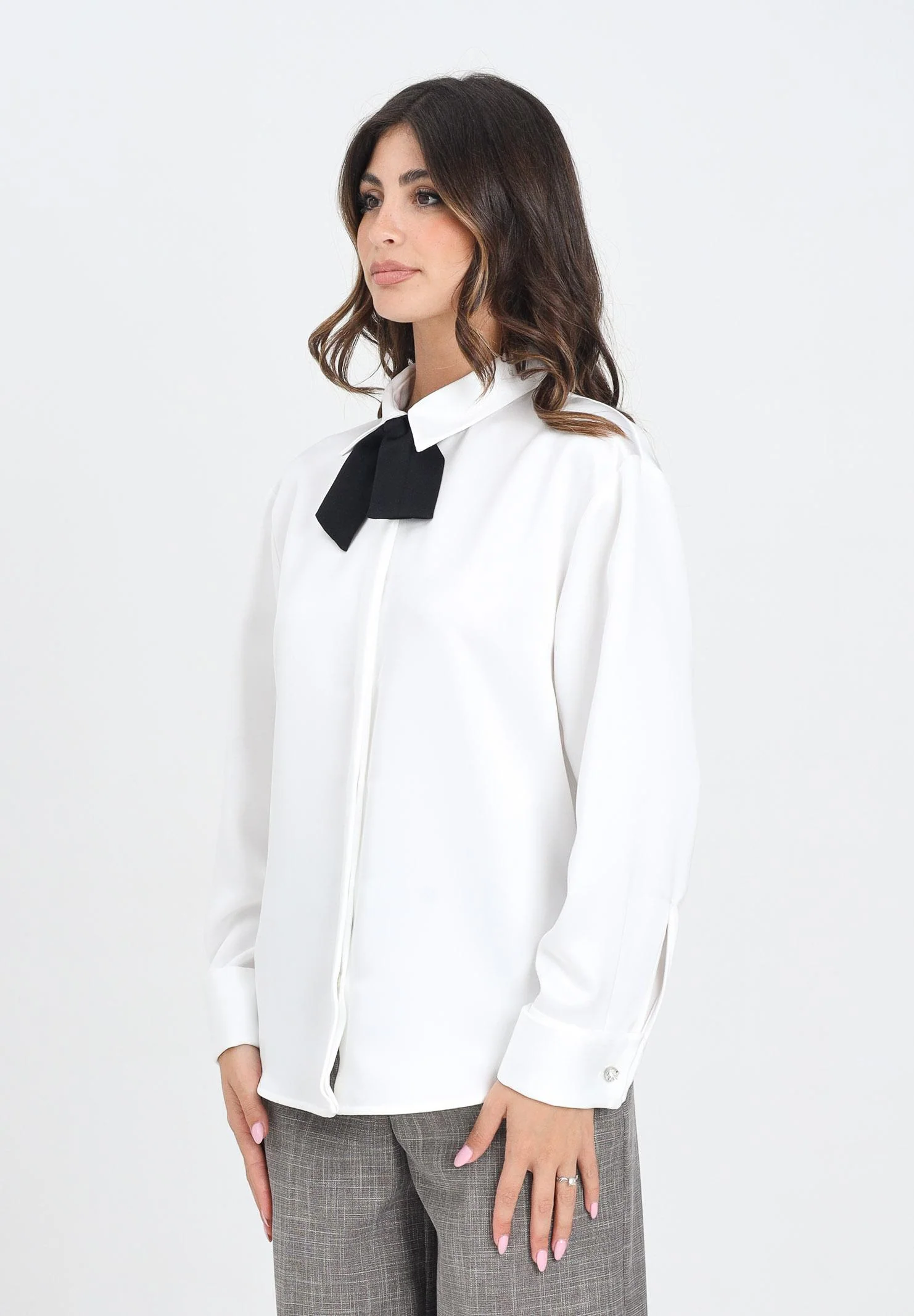 Image of SIMONA CORSELLINI Camicia a manica lunga bianca da donna con fiocco