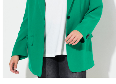 Blazer, oversized, mit Reverskragen und l&auml;ssig &uuml;berschnittenen Schultern. Knopfverschluss, 2 Klappentaschen, Langarm. Komplettfutter.