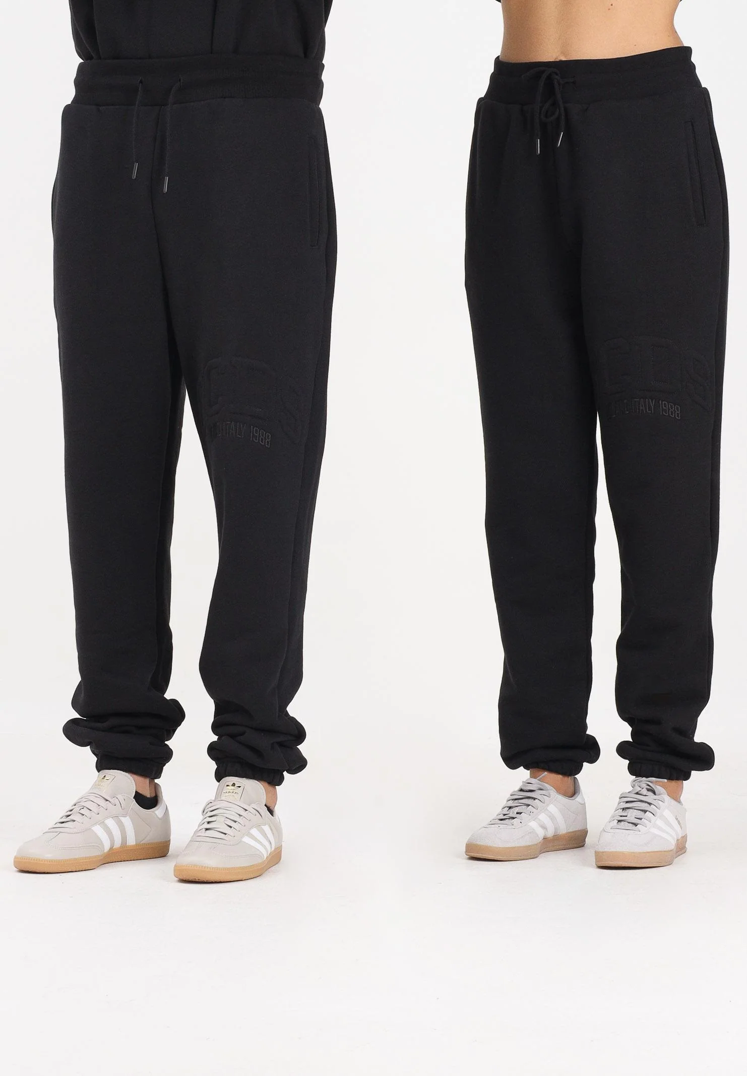 Image of GCDS Pantalone sportivo nero per uomo e donna con logo impresso