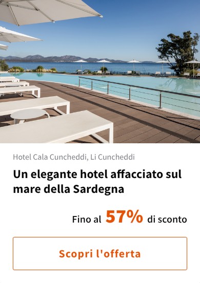 Un elegante hotel affacciato sul mare della Sardegna