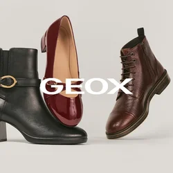 Tre paia di scarpe da donna: stivale alla caviglia nero con tacco e fibbia, ballerina lucida rossa scura Mary Jane, e stivale in pelle marrone con lacci.