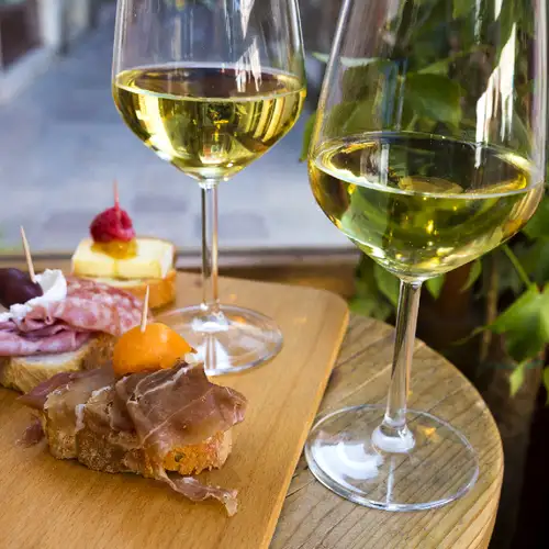 Activity image: Venezia: il tour gastronomico definitivo con vino e spritz