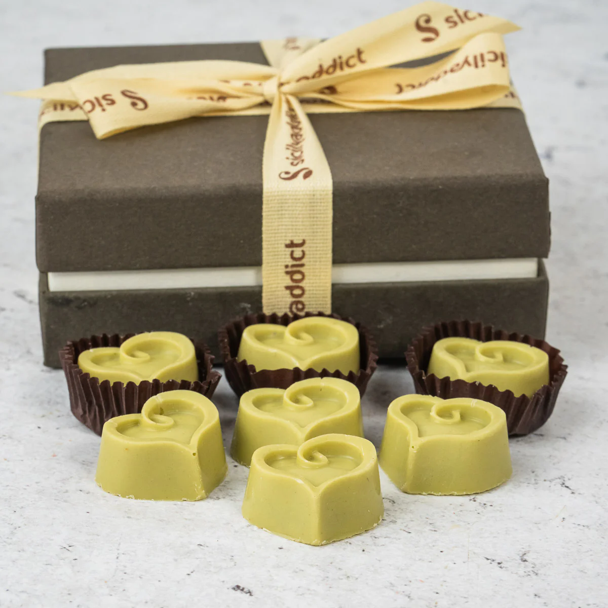 Image of Cioccolatini artigianali ripeni al pistacchio I Baci di l'Etna 9 pezzi