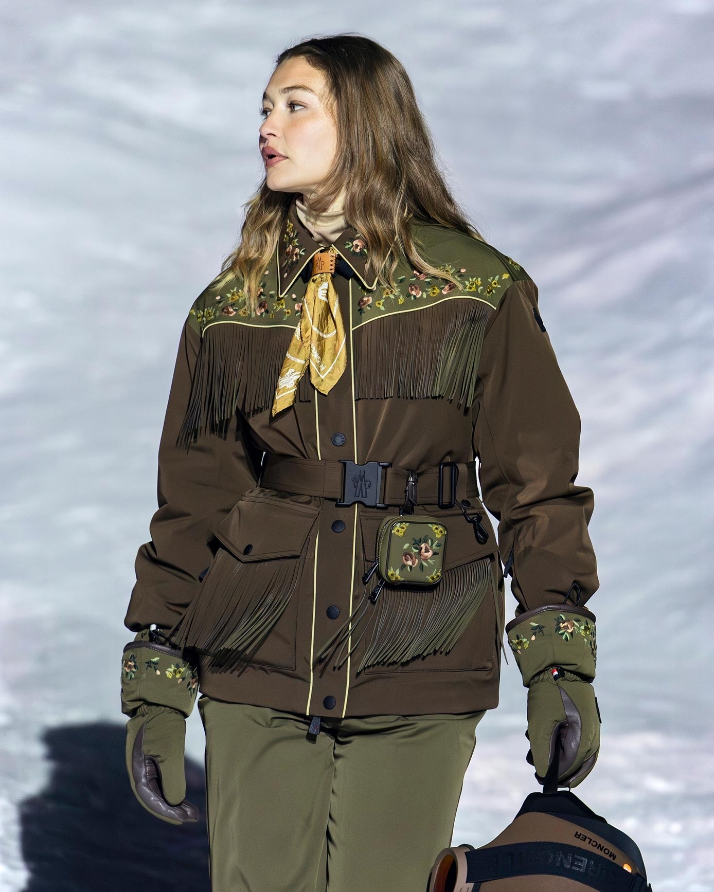  Acquista sul sito web di Moncler