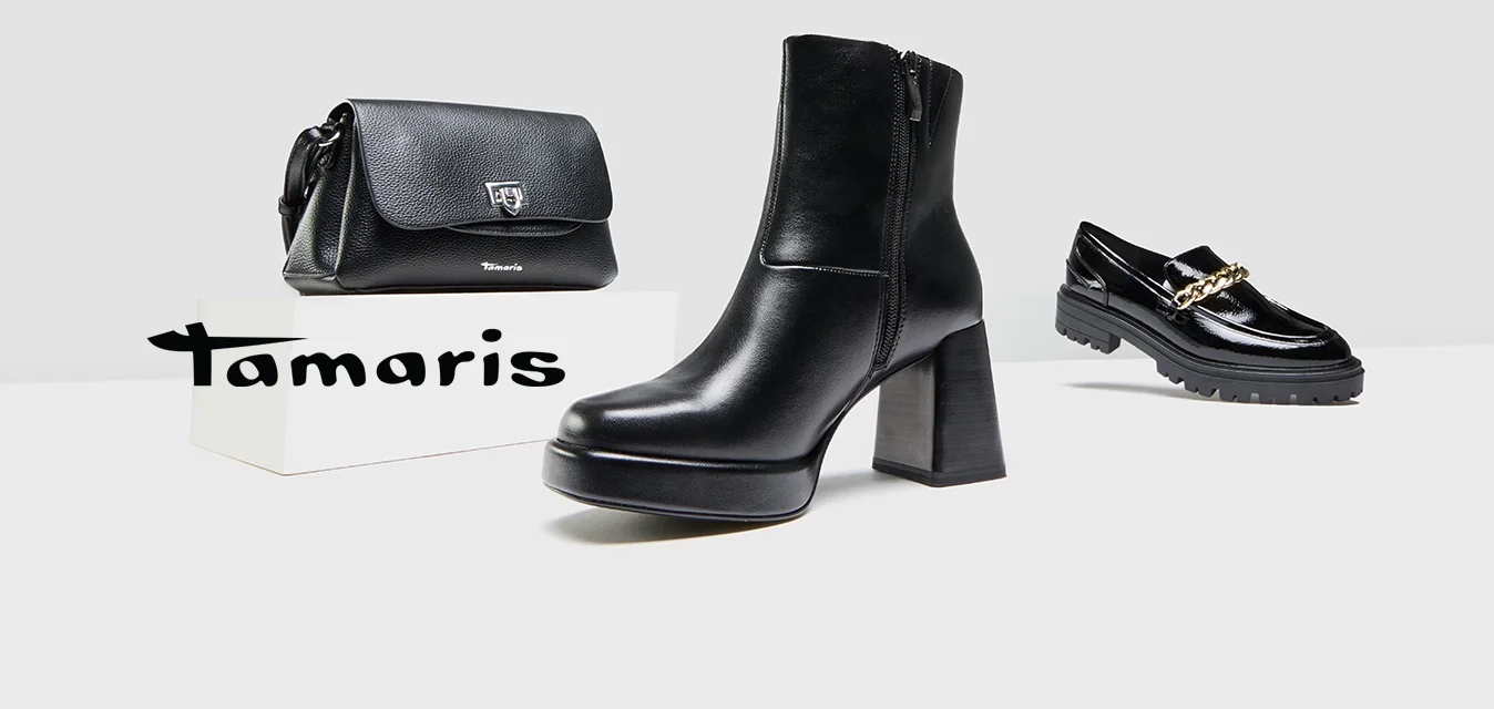 Stivaletti neri in pelle con tacco spesso, una piccola borsa nera, e mocassini lucidi con un dettaglio a catena, tutti su uno sfondo chiaro.