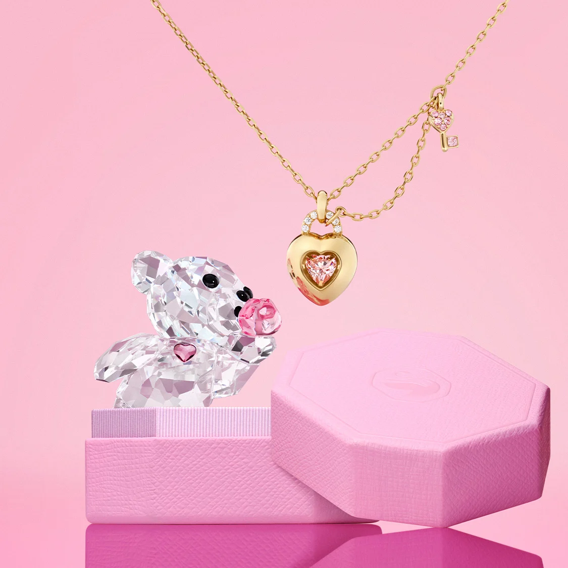 Orsetto Kris Swarovski, collana della collezione San Valentino e confezione regalo Swarovski di colore rosa