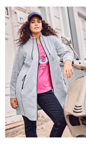 Giacca in pile, collo alto, taglio pi&ugrave; lungo, tasche con zip