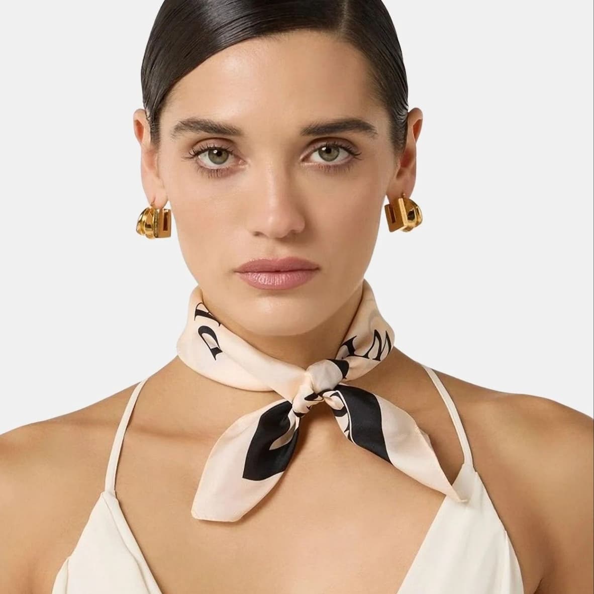 Foulard burro e nero da donna con stampa lettering