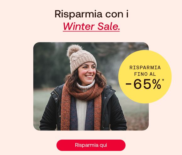 Donna sorridente con cappotto e sciarpa invernale all'aperto, accanto a un badge promozionale che indica sconti fino al 65% durante i Winter Sale di Redcare.