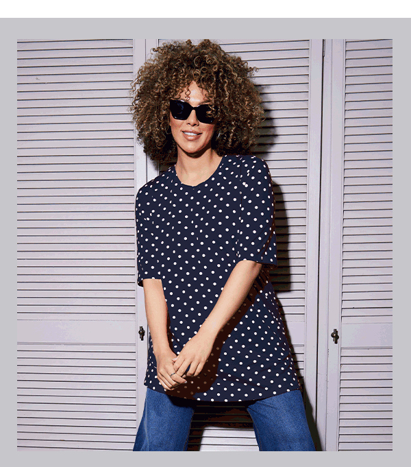 T-shirt dal taglio ampio con puntini, scollo a girocollo e mezze maniche