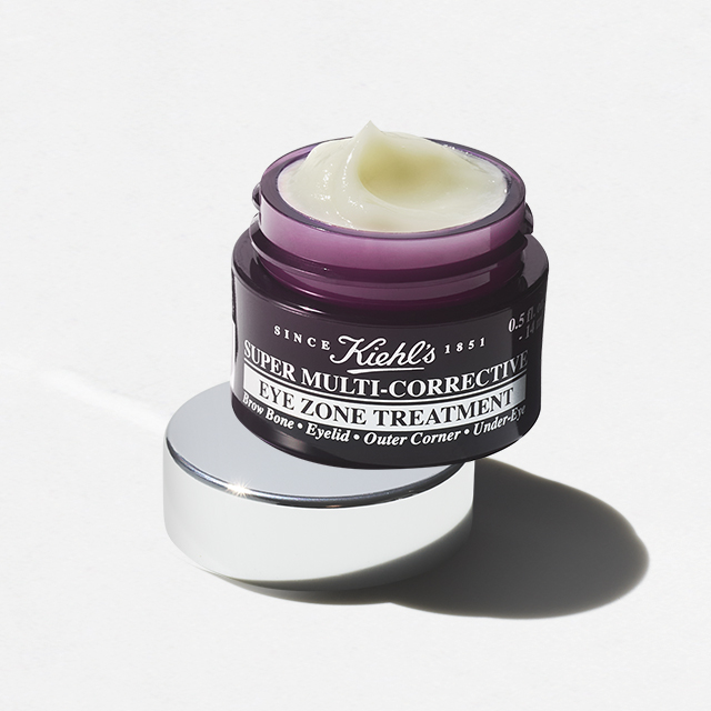 Ricarica Kiehl&rsquo;s Ultra Facial Oil-Free Gel Cream da 150 ml che riempie tre vasetti da 50 ml, con indicazione &ldquo;-61% di plastica&rdquo; su sfondo azzurro.