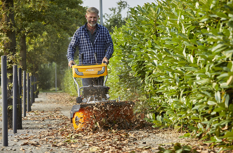 Lawn mowers to the action
