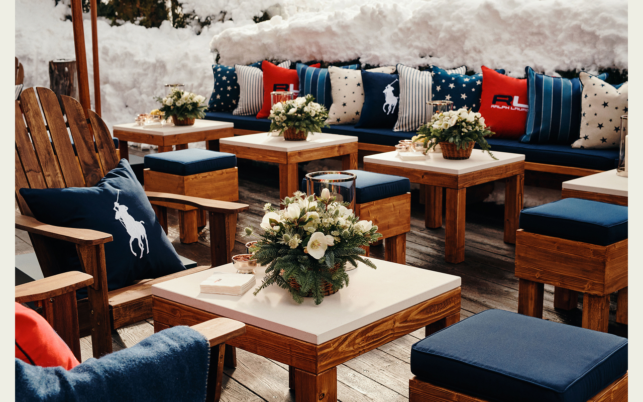 Ralph’s Bar, Cortina