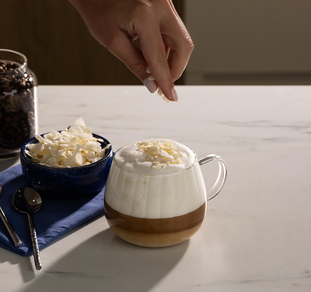 Condividi un po' di dolcezza questo febbraio con un confortante latte al cocco.