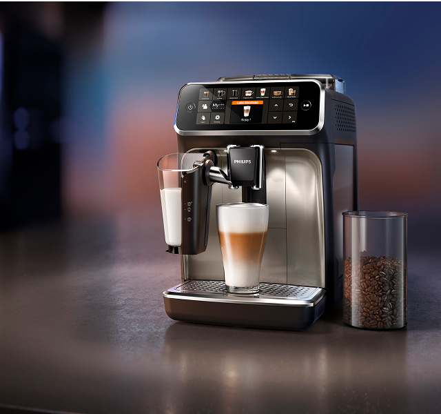 Dal latte al cocco ai classici del caffè, prepara una varietà di delizie accoglienti per San Valentino con Serie 5400 Macchina da caffè automaticha con cappuccinatore.