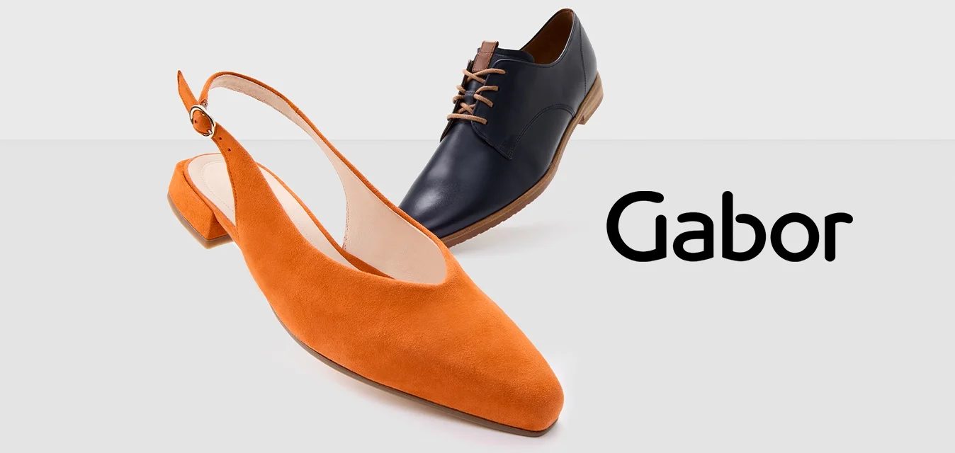 Scarpa slingback in suede arancione con punta affusolata e tacco basso, accanto a una scarpa in pelle nera con lacci, punta arrotondata e dettagli marroni.